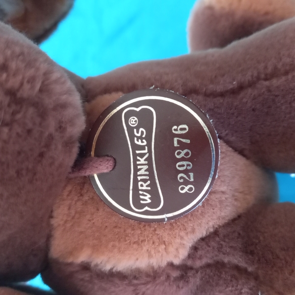 Wrinkles stuffed dog - Picture 5 of 7